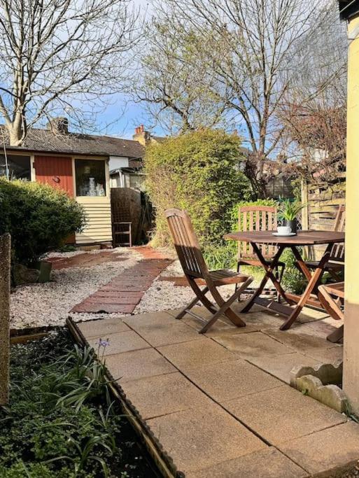 克罗伊登Large House With Fast Trains To London别墅 外观 照片